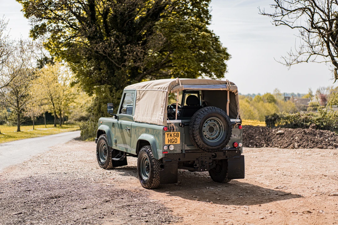 2008 Land Rover Defender 90 - Image 9 of 31