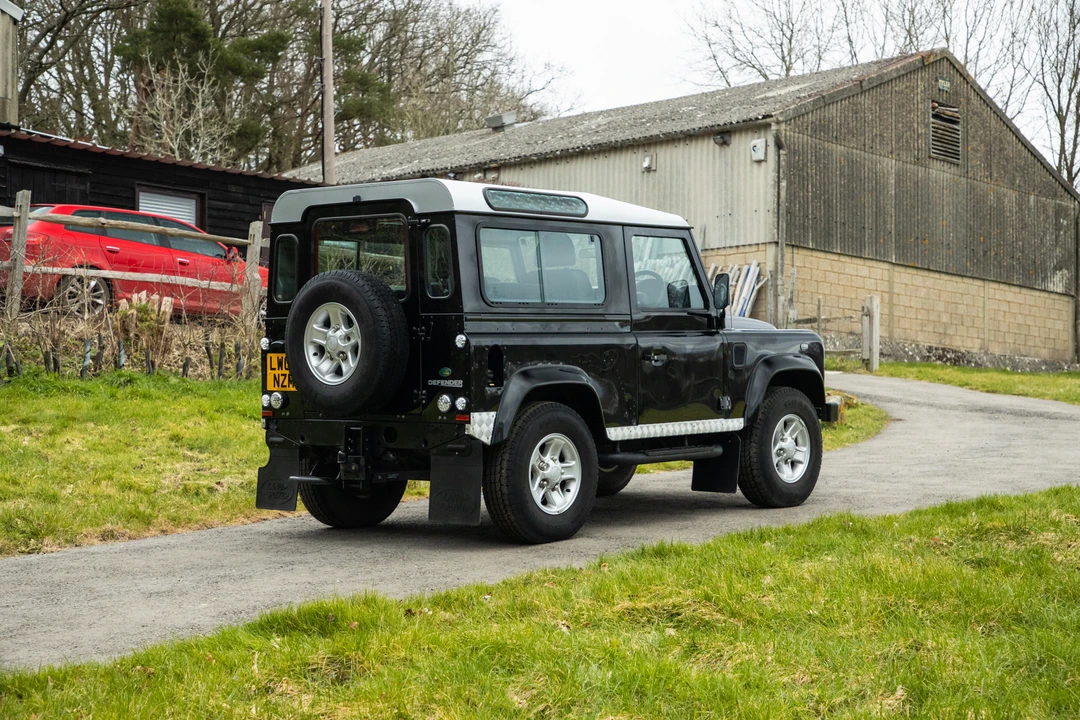 2008 Land Rover Defender 90 - Image 8 of 31