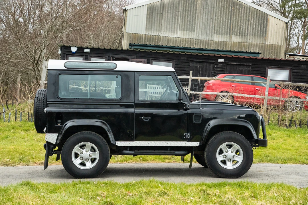 2008 Land Rover Defender 90 - Image 17 of 31
