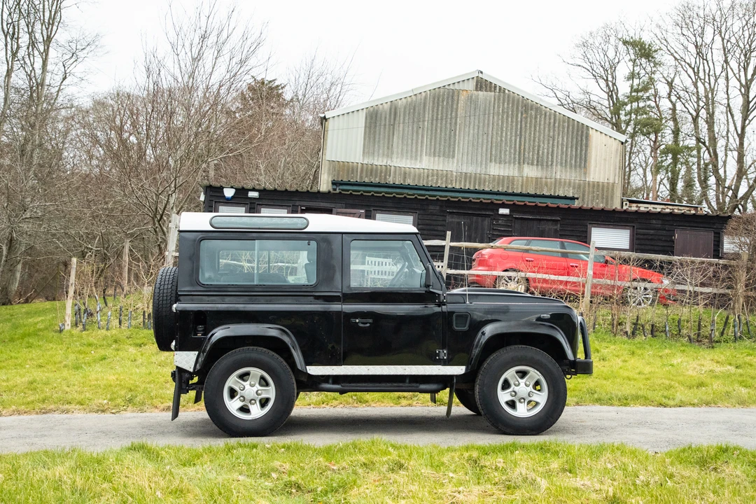 2008 Land Rover Defender 90 - Image 9 of 31