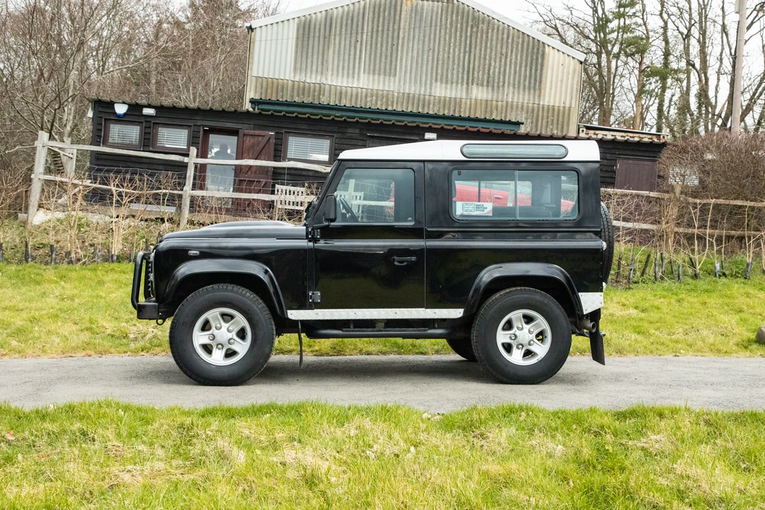 2008 Land Rover Defender 90 - Image 13 of 31