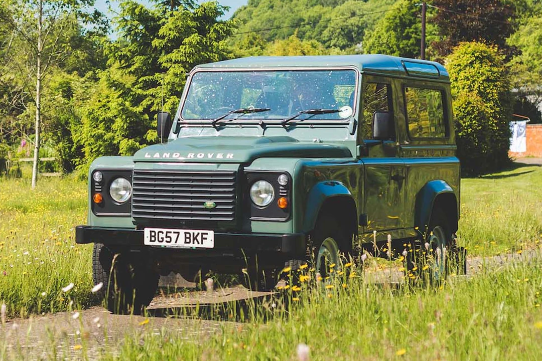 2008 Land Rover Defender 90 - Image 2 of 31
