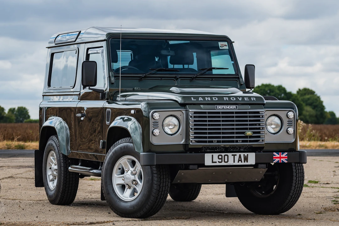 2008 Land Rover Defender 90 - Image 2 of 31