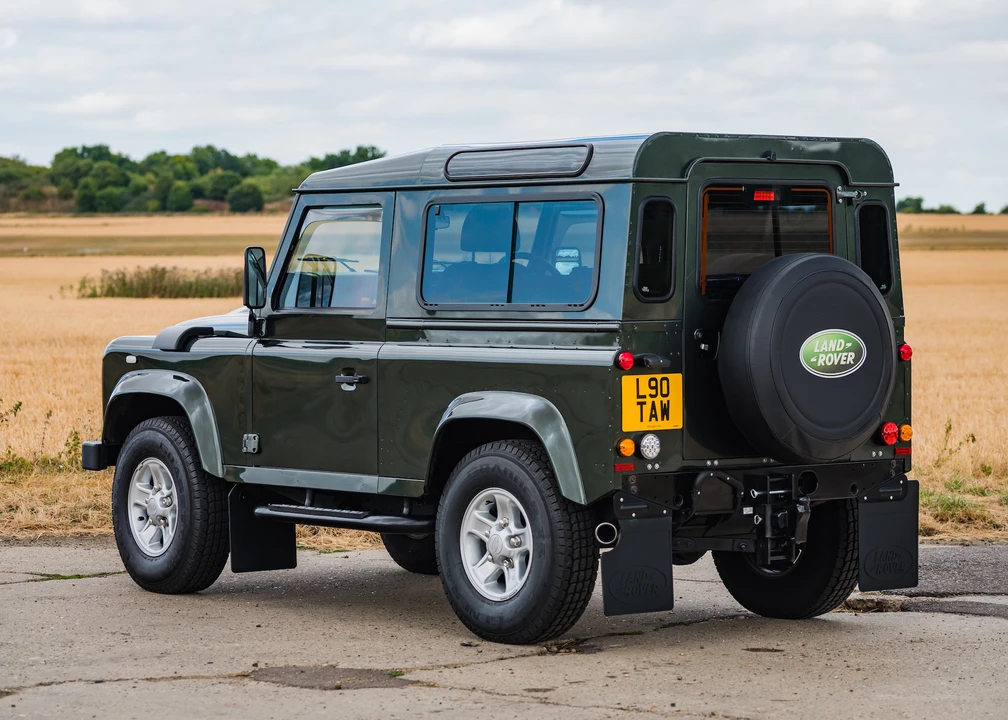 2008 Land Rover Defender 90 - Image 6 of 31