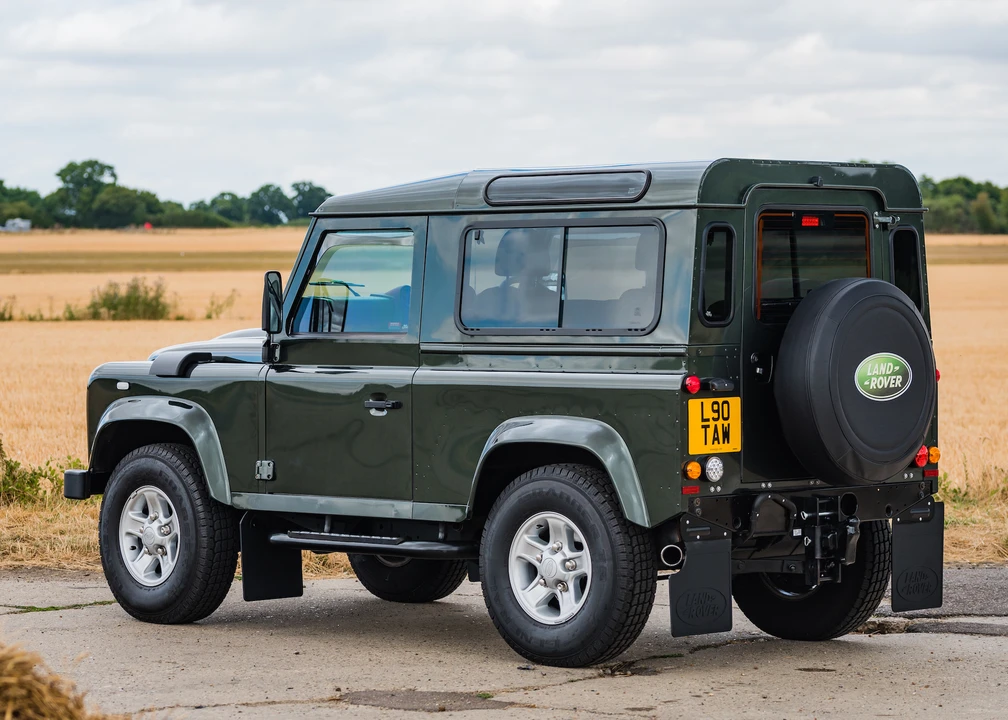 2008 Land Rover Defender 90 - Image 14 of 31