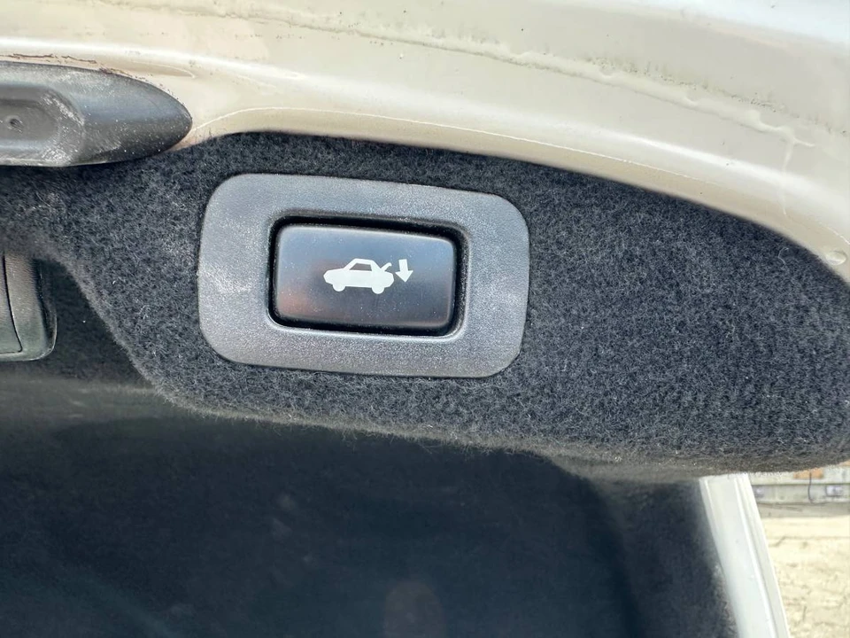 2008 Lexus LS 4th Gen - Image 21 of 24