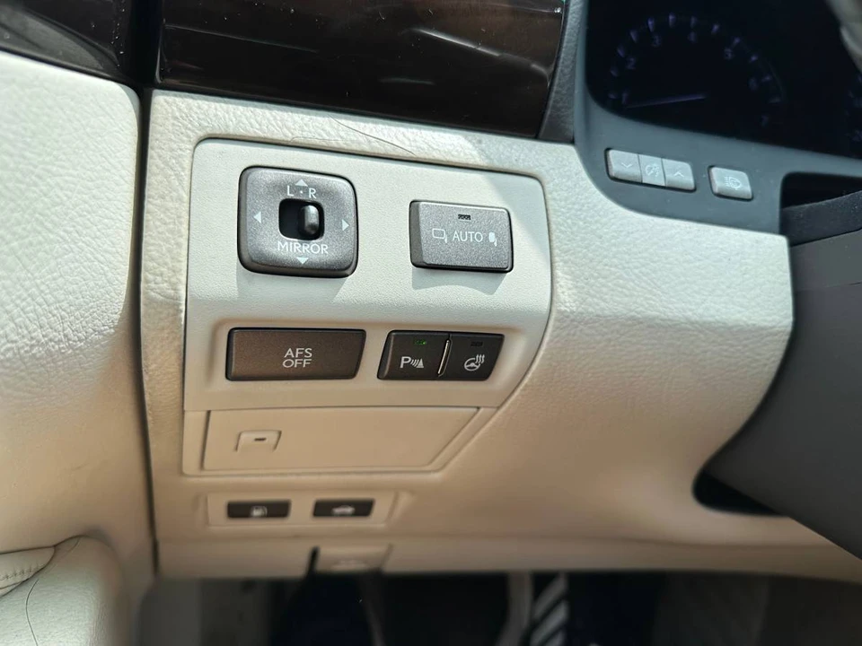 2008 Lexus LS 4th Gen - Image 16 of 24