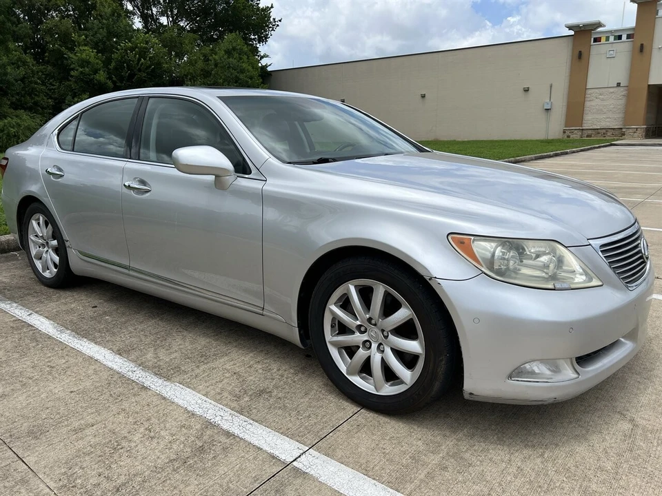 2008 Lexus LS 4th Gen - Image 15 of 24