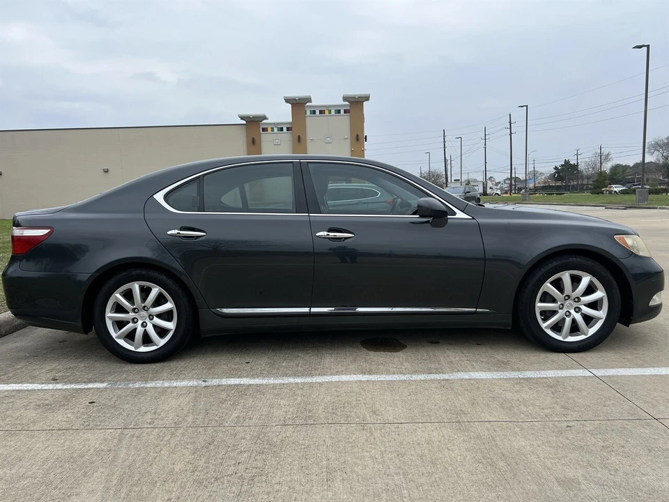 2008 Lexus LS 4th Gen - Image 10 of 24