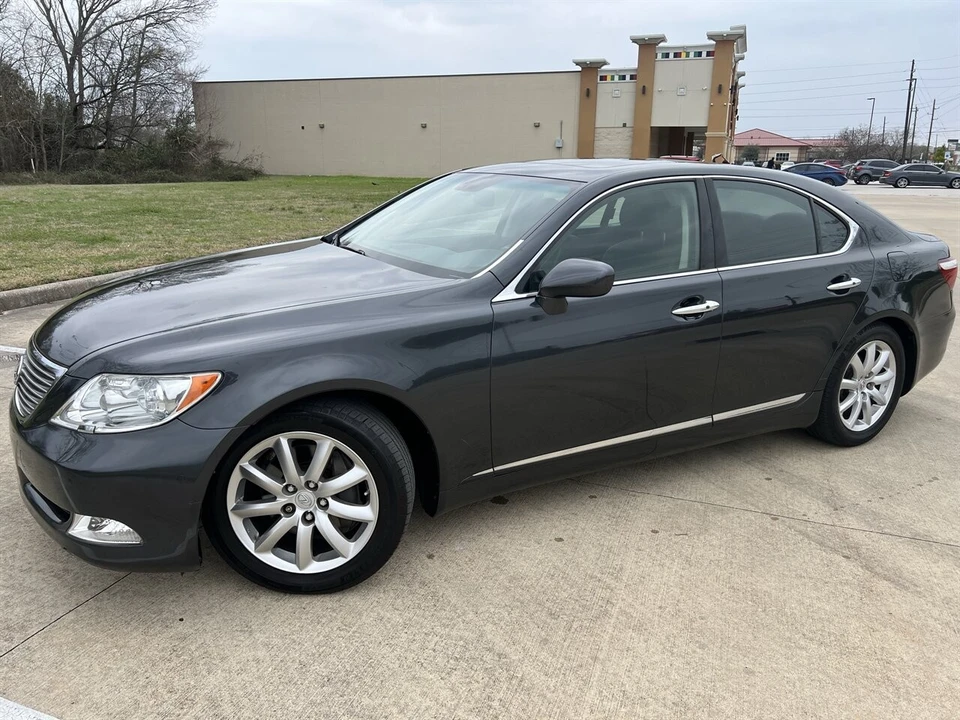 2008 Lexus LS 4th Gen - Image 23 of 24