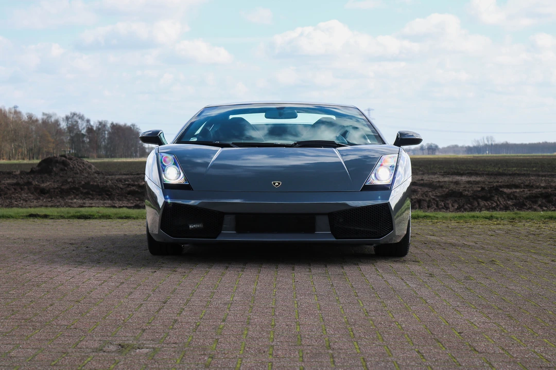 2014 Lamborghini Gallardo - Image 2 of 31