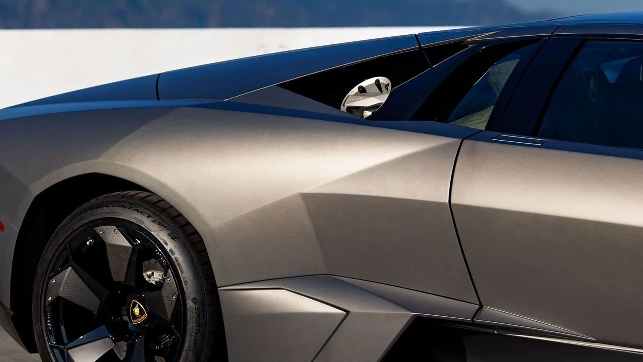 2008 Lamborghini Reventon - Image 17 of 31