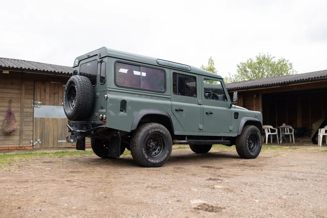 2008 Land Rover Defender 110 - Image 14 of 30