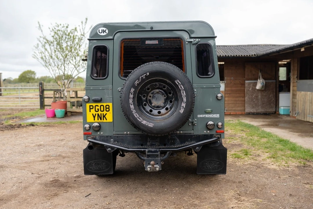 2008 Land Rover Defender 110 - Image 6 of 30