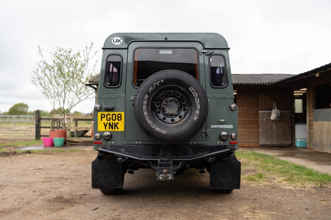 2008 Land Rover Defender 110 - Image 7 of 30