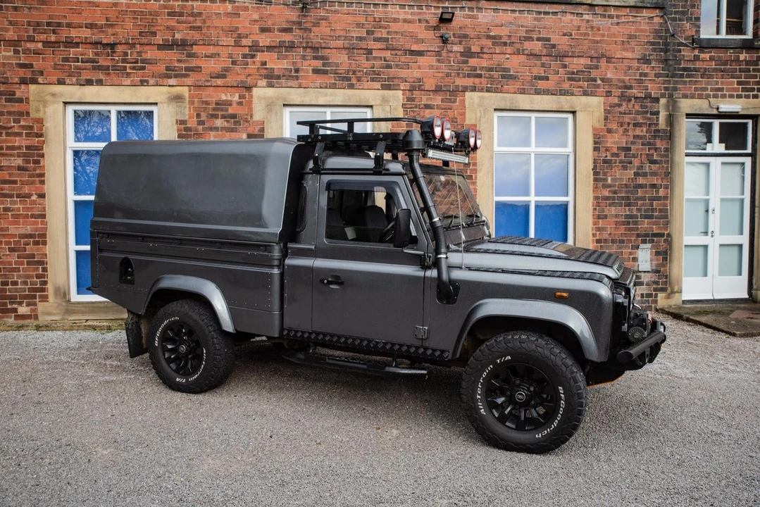 2008 Land Rover Defender 110 - Image 14 of 30