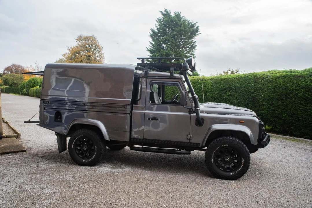 2008 Land Rover Defender 110 - Image 5 of 30