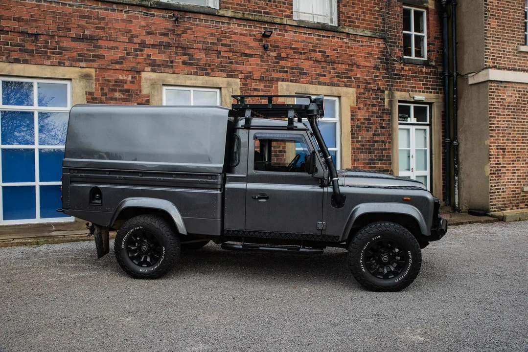 2008 Land Rover Defender 110 - Image 17 of 30