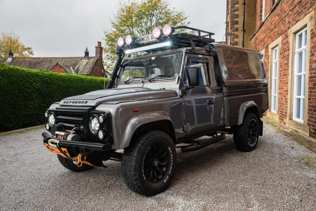 2008 Land Rover Defender 110 - Image 13 of 30