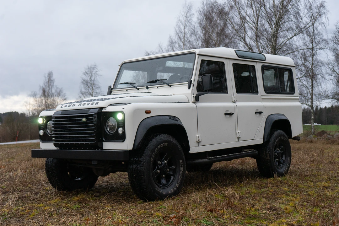 2008 Land Rover Defender 110 - Image 3 of 31