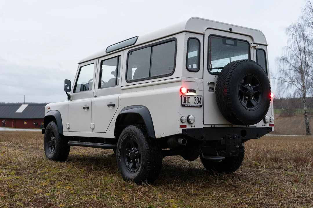 2008 Land Rover Defender 110 - Image 5 of 31