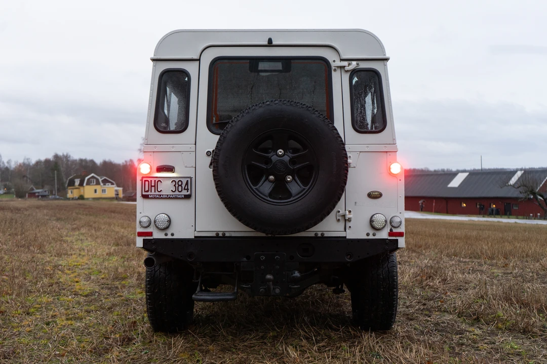 2008 Land Rover Defender 110 - Image 6 of 31