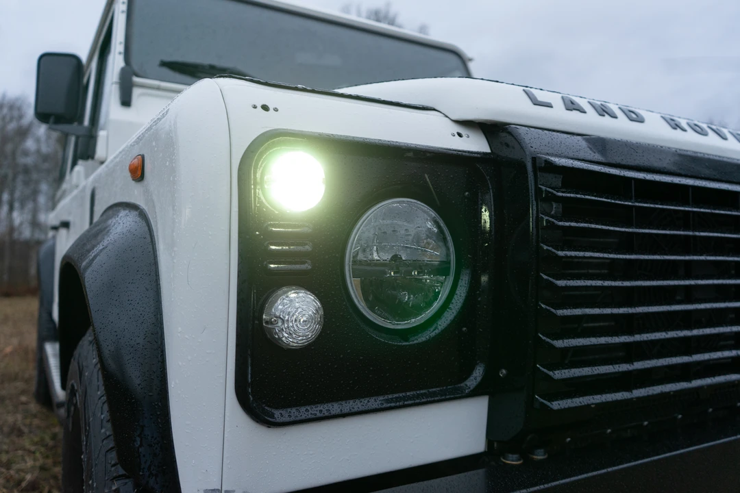 2008 Land Rover Defender 110 - Image 13 of 31