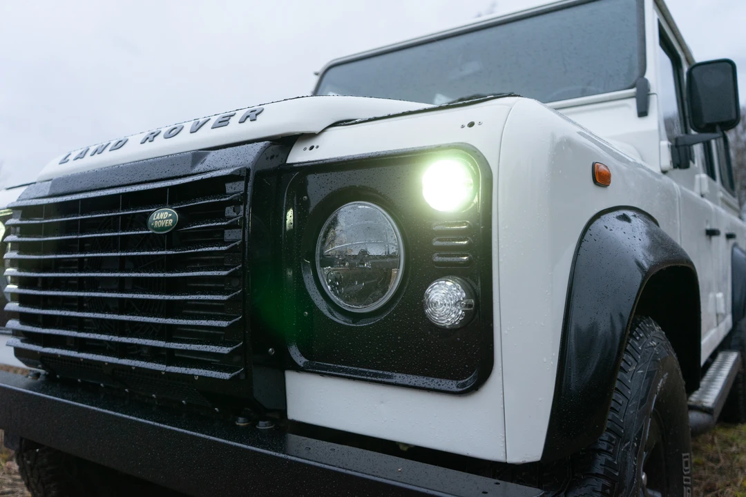 2008 Land Rover Defender 110 - Image 14 of 31