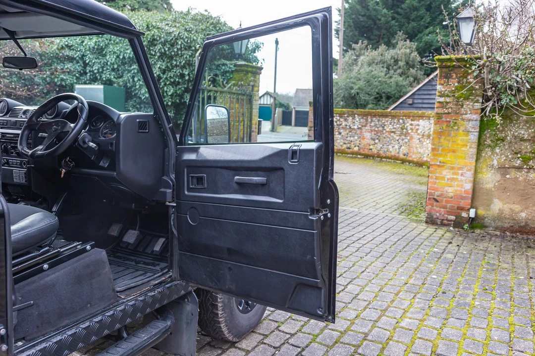 2008 Land Rover Defender 110 - Image 24 of 30