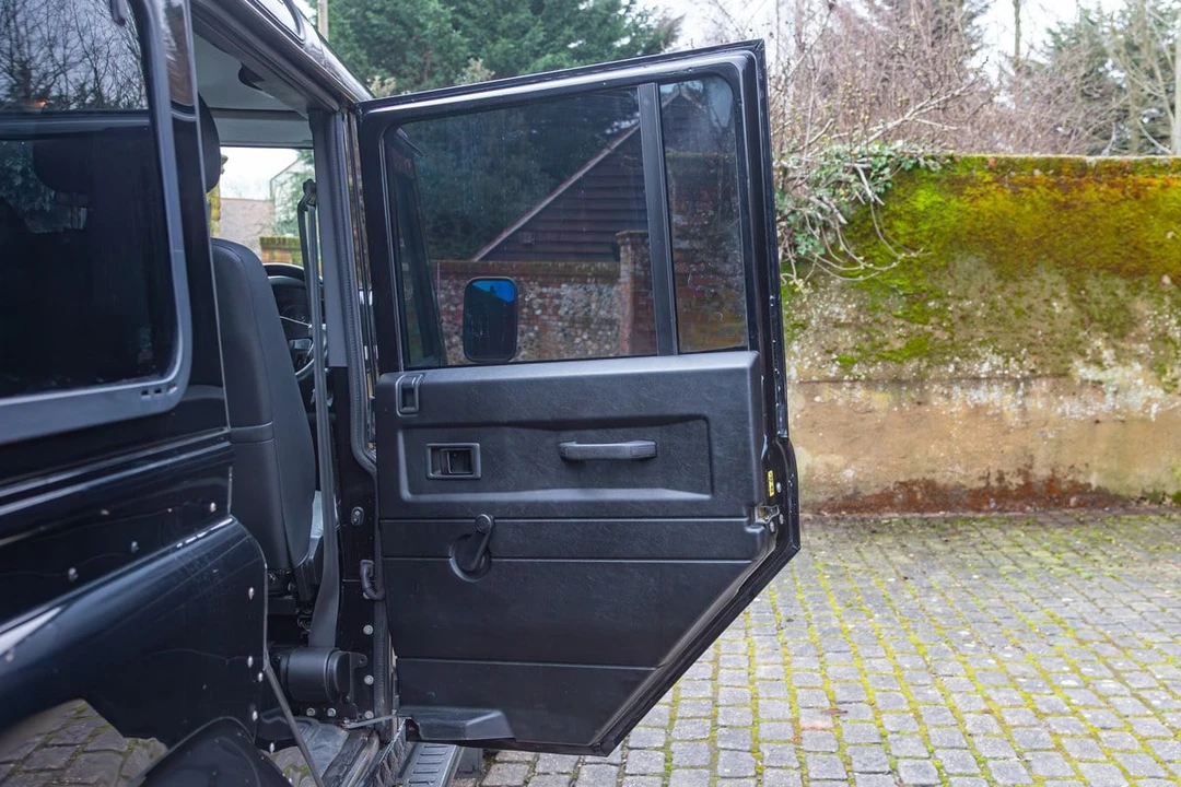 2008 Land Rover Defender 110 - Image 28 of 30