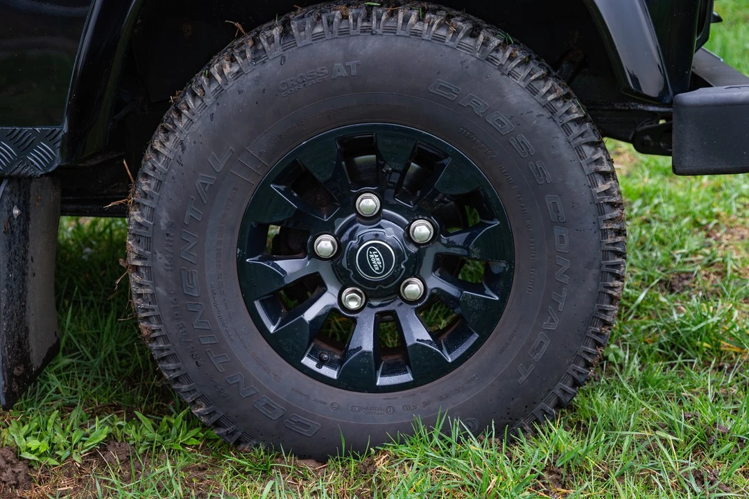 2008 Land Rover Defender 110 - Image 19 of 30