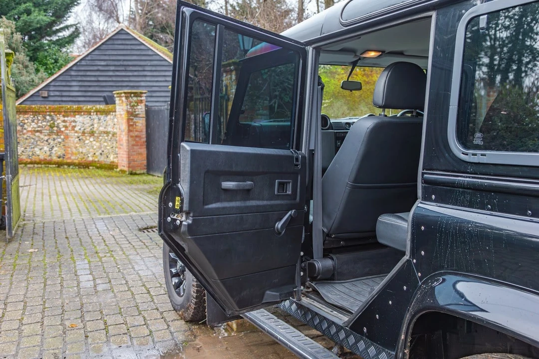 2008 Land Rover Defender 110 - Image 27 of 30