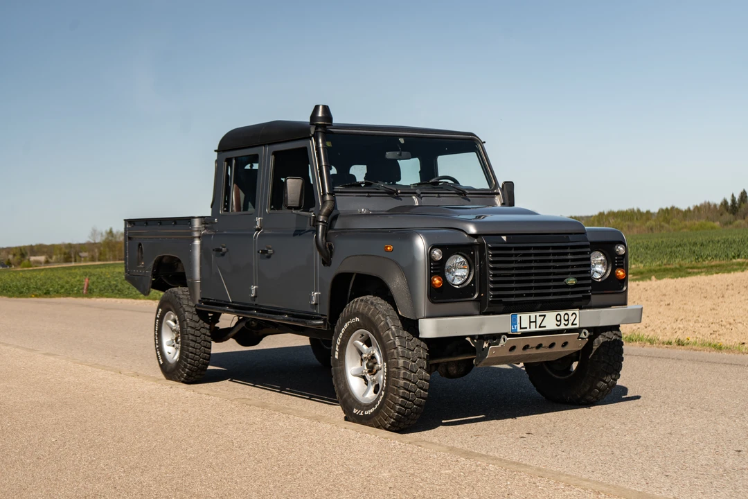 2008 Land Rover Defender 130 - Image 9 of 31