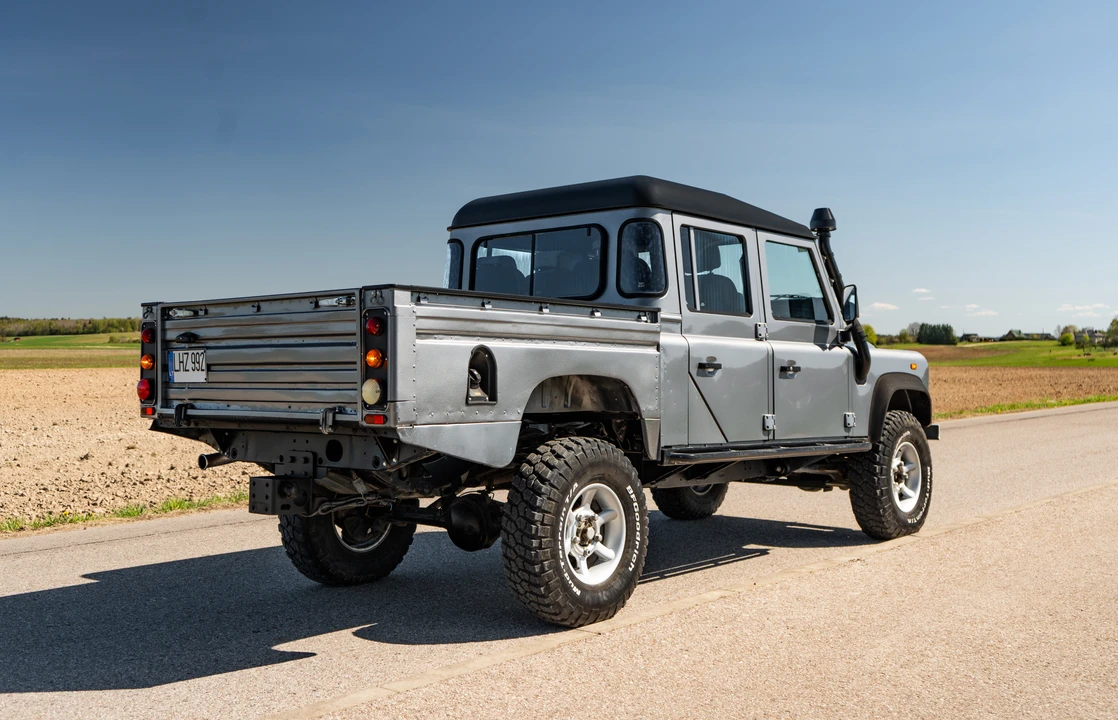 2008 Land Rover Defender 130 - Image 7 of 31