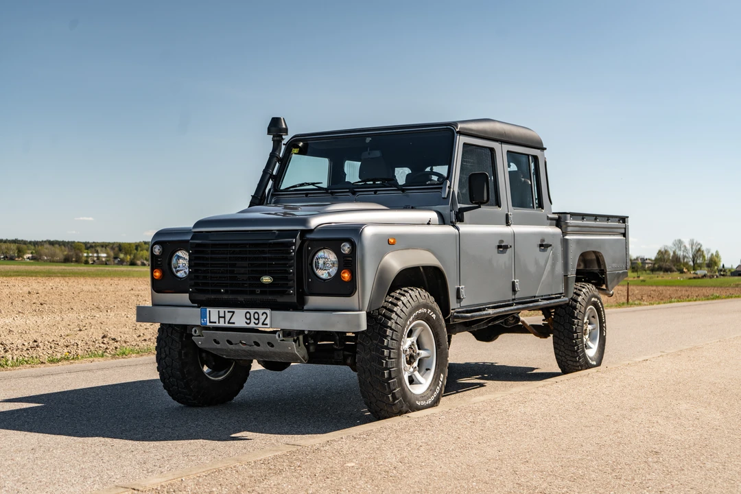 2008 Land Rover Defender 130 - Image 3 of 31
