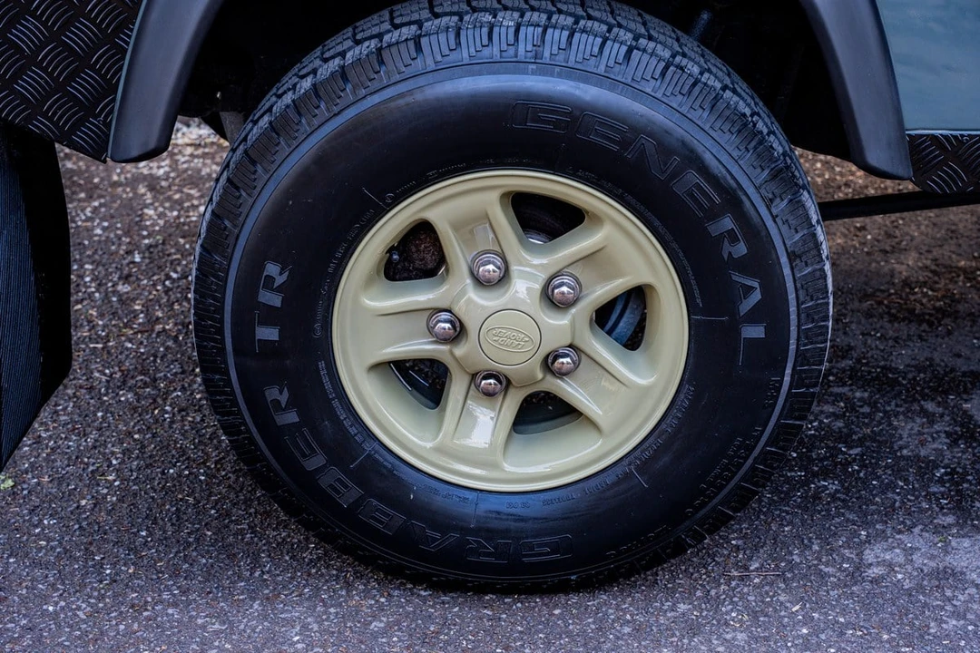 2008 Land Rover Defender 90 - Image 15 of 30