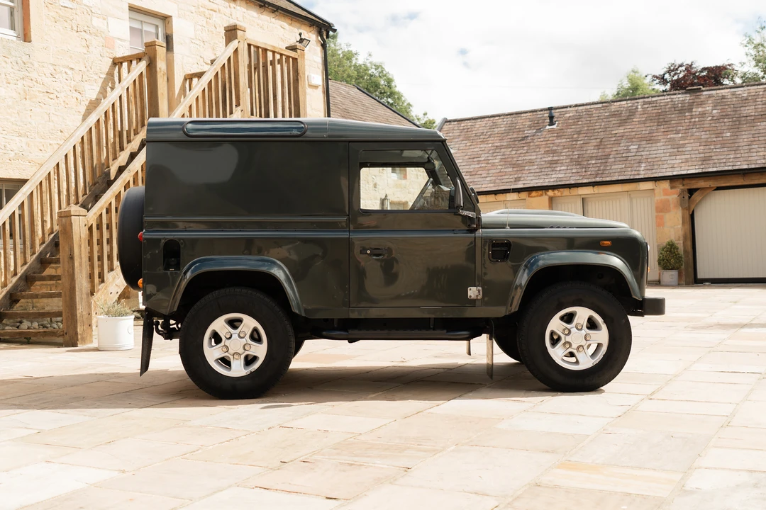 2008 Land Rover Defender 90 - Image 8 of 31
