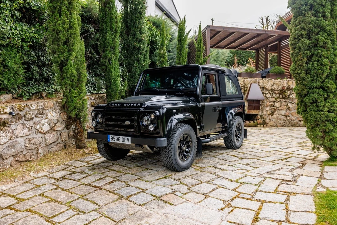 2008 Land Rover Defender 90 - Image 2 of 31