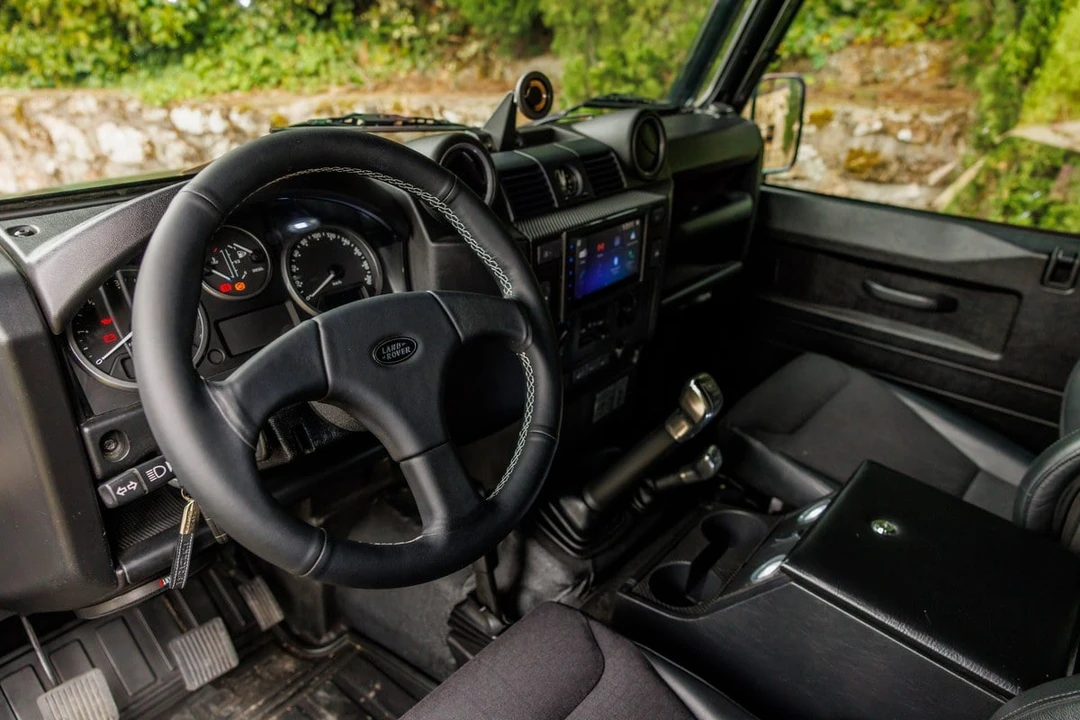 2008 Land Rover Defender 90 - Image 13 of 31