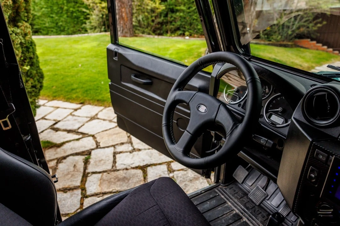 2008 Land Rover Defender 90 - Image 12 of 31