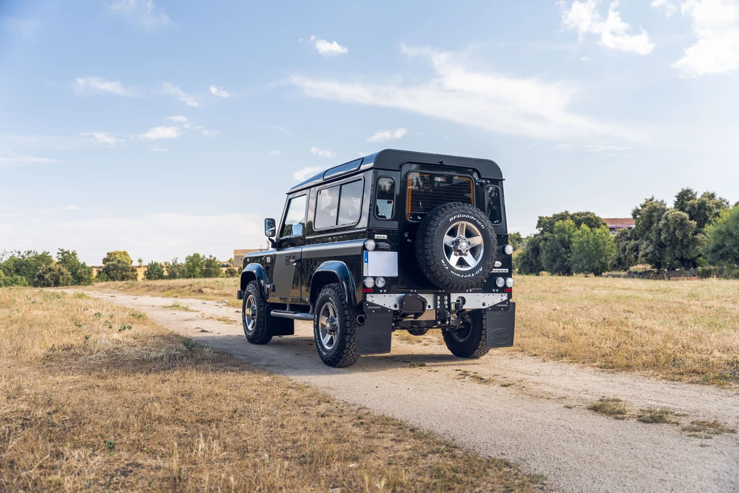 2008 Land Rover Defender 90 - Image 14 of 31