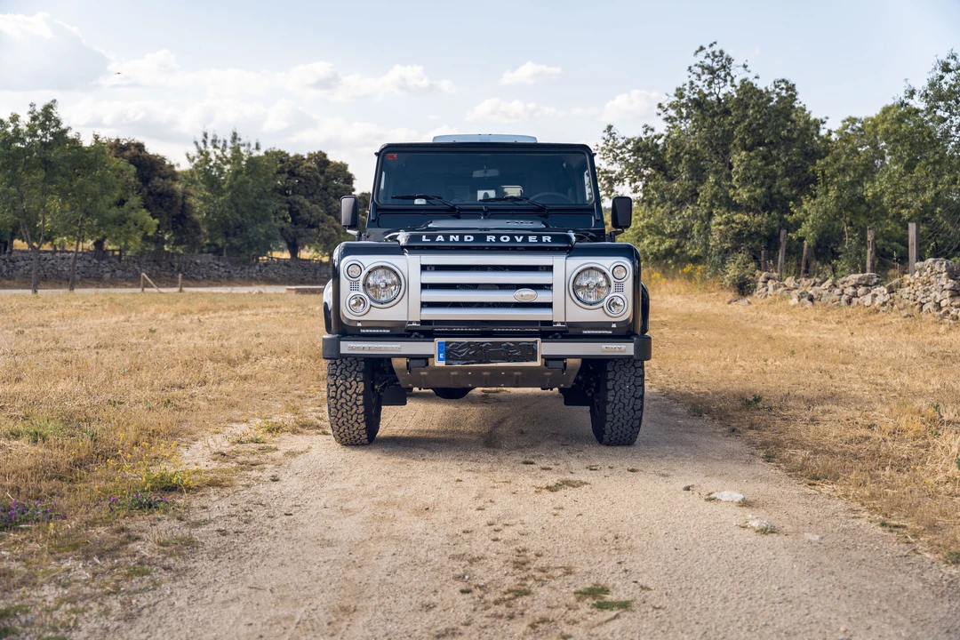 2008 Land Rover Defender 90 - Image 2 of 31