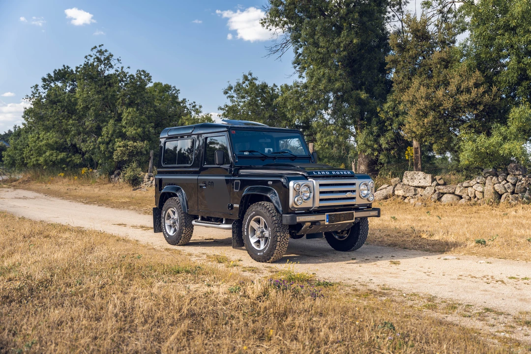 2008 Land Rover Defender 90 - Image 3 of 31