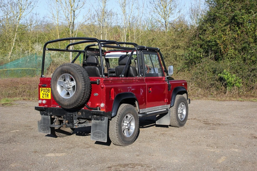2008 Land Rover Defender 90 - Image 16 of 30