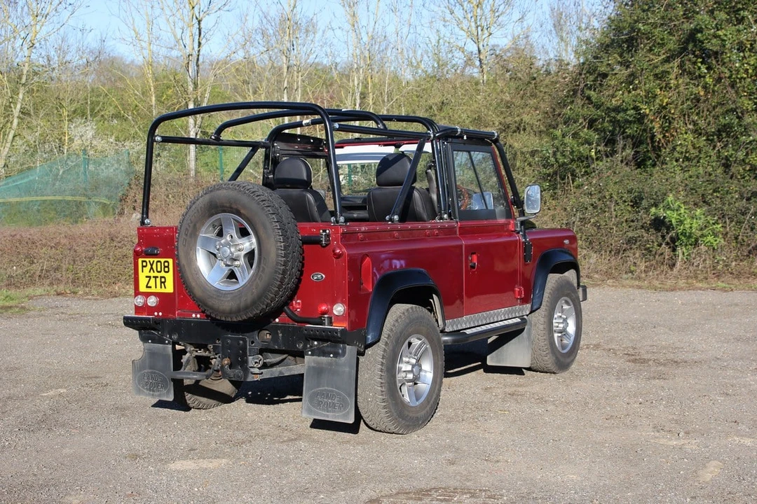 2008 Land Rover Defender 90 - Image 17 of 30
