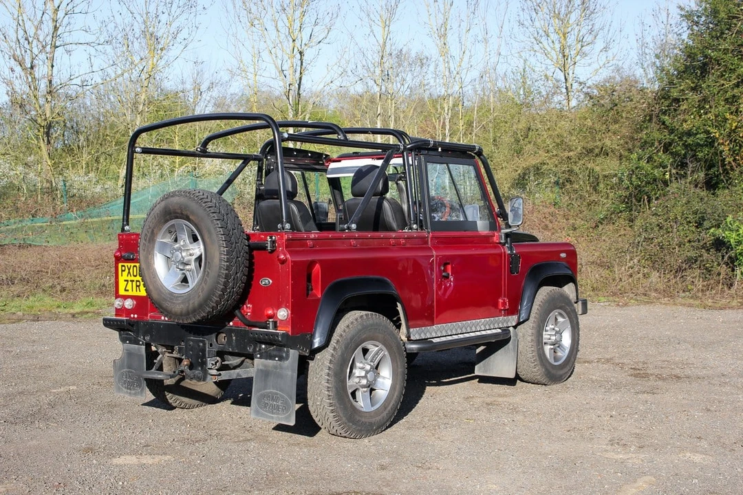2008 Land Rover Defender 90 - Image 18 of 30