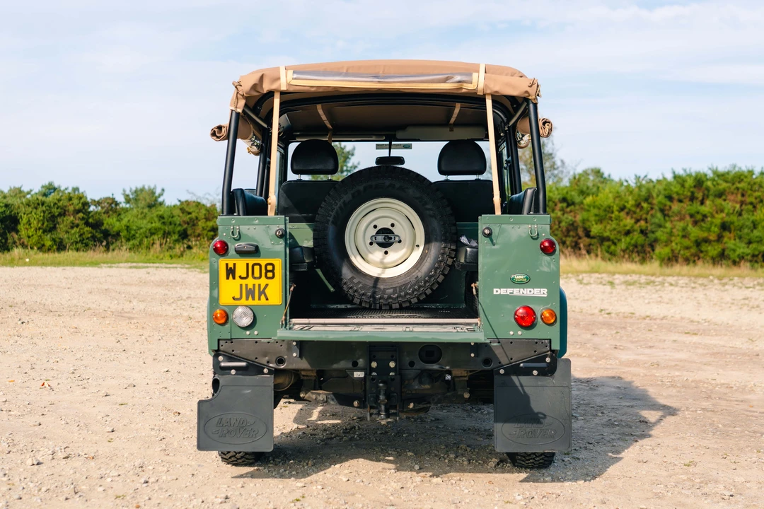 2008 Land Rover Defender 90 - Image 18 of 31