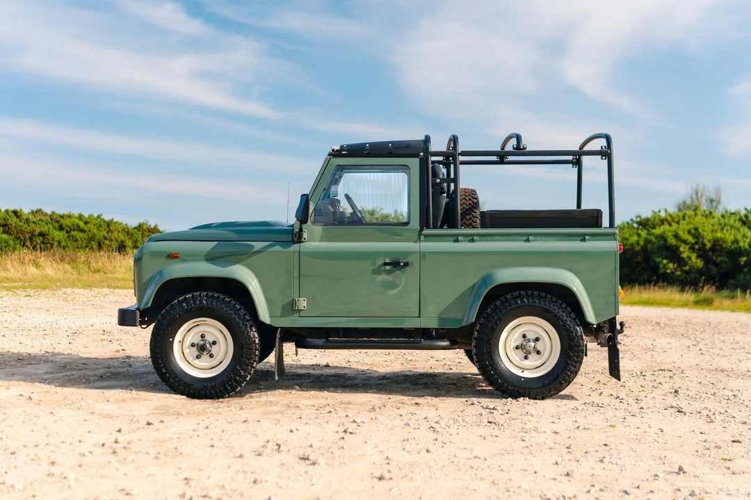 2008 Land Rover Defender 90 - Image 8 of 31