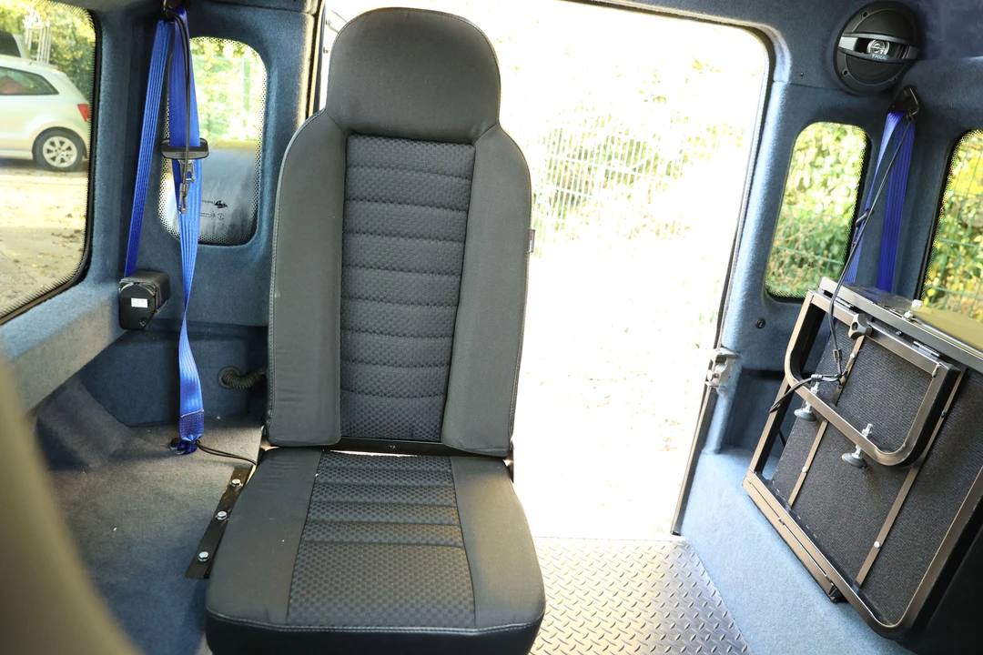2008 Land Rover Defender 90 - Image 14 of 31