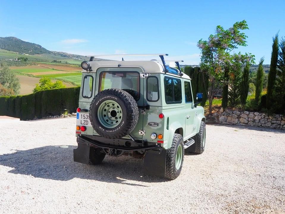 2008 Land Rover Defender 90 - Image 6 of 30